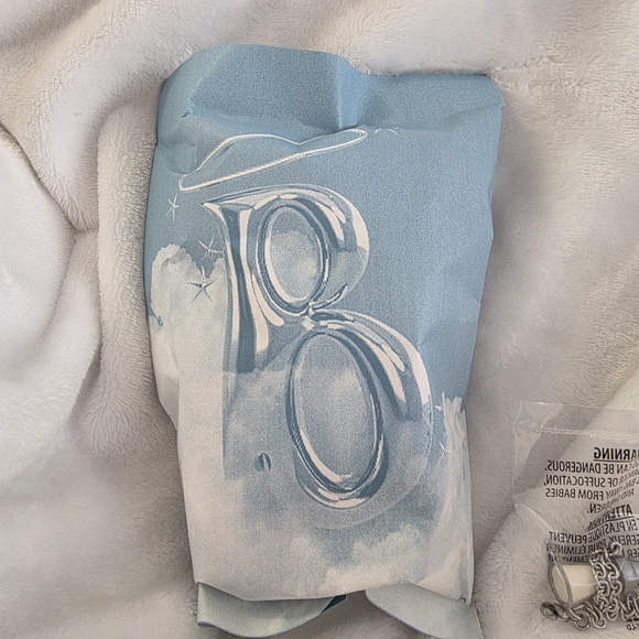 Authentic Sealed Bratz Bratziez Angel Cloe Blind Box Keychain — New, Verified - Picture 4 of 12